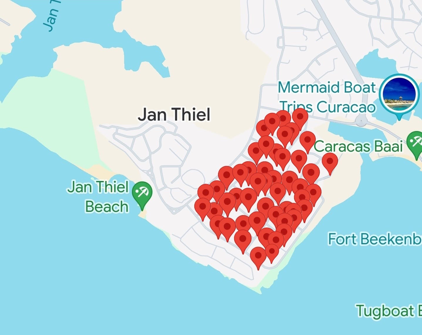 Map of Jan Thiel with the available stays pinned
